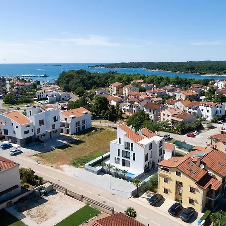 Charming Magnifica With Heated Pool For 8 *