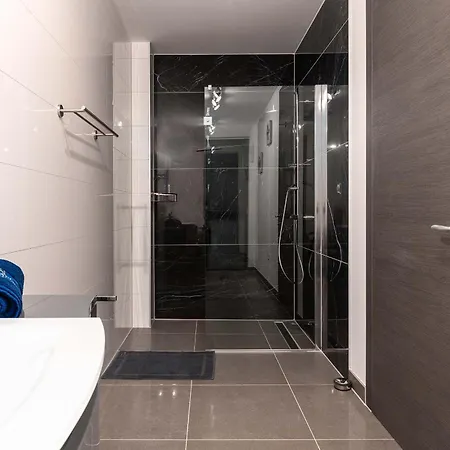 Charming Magnifica With Heated Pool For 8 Villa Funtana