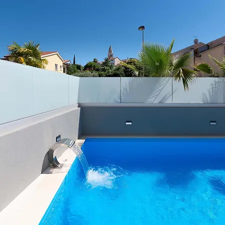 Charming Magnifica With Heated Pool For 8 Villa