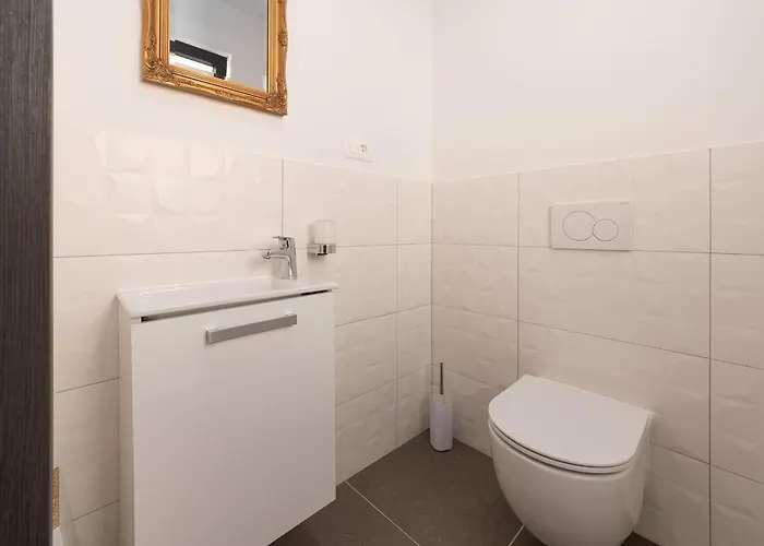 Villa Charming Magnifica With Heated Pool For 8 *